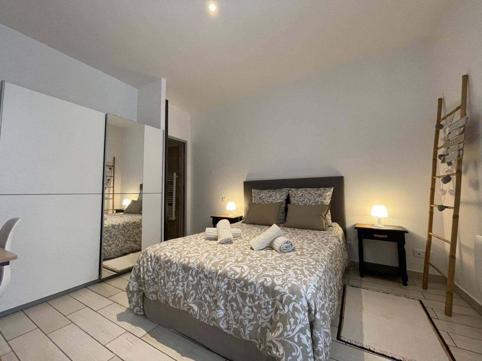 Joli Appartement Hypercentre T2, Classe Meuble De Tourisme 3 Avec Parking Gratuit Béziers Zewnętrze zdjęcie