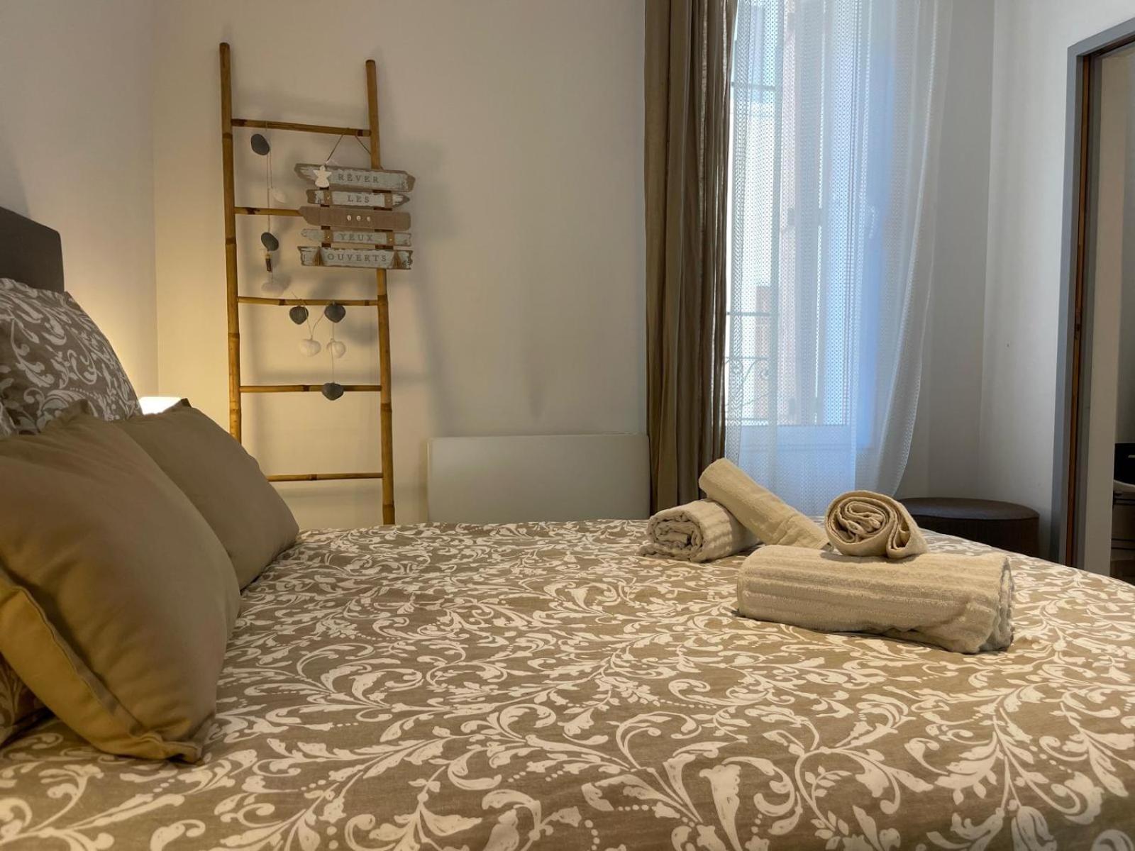 Joli Appartement Hypercentre T2, Classe Meuble De Tourisme 3 Avec Parking Gratuit Béziers Zewnętrze zdjęcie