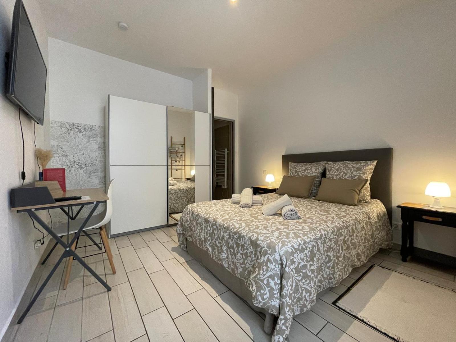 Joli Appartement Hypercentre T2, Classe Meuble De Tourisme 3 Avec Parking Gratuit Béziers Zewnętrze zdjęcie
